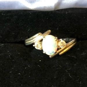 🇱🇷🇱🇷Sterling stamped Opal and (Czs) size 7.5